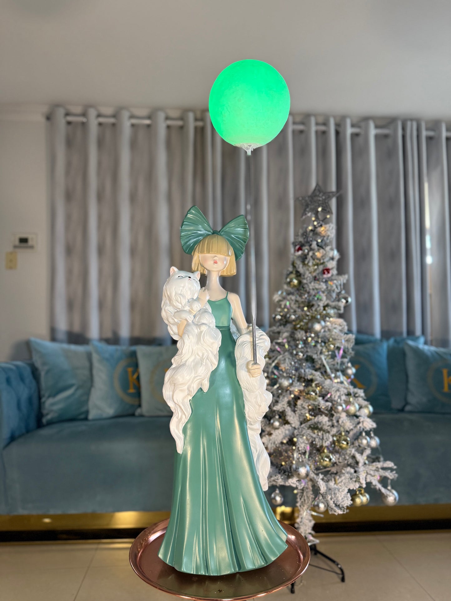 Amy Kitty Light Statue